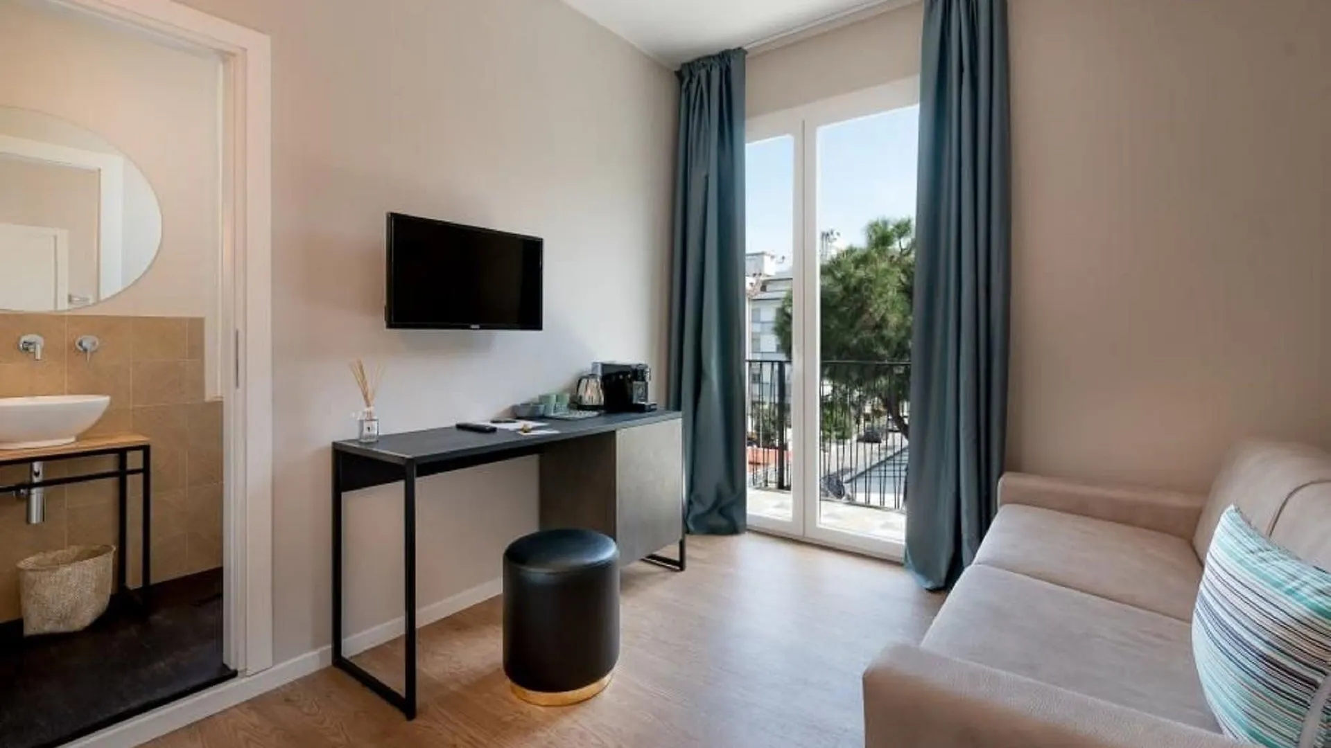 ריצ'יונה Hotel Vagabond