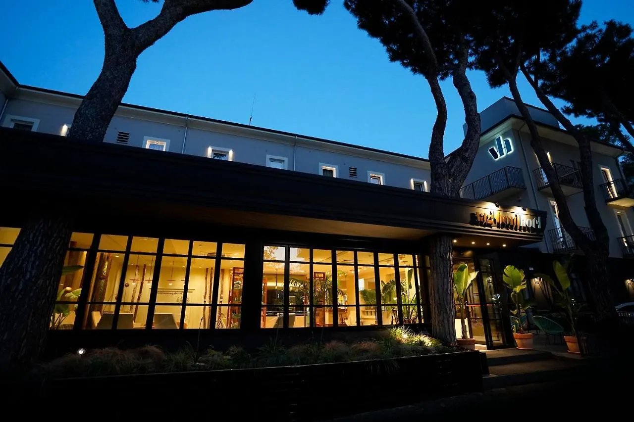 Hotel Vagabond 리치오네